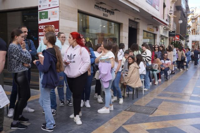 Todo listo para el comienzo de la Feria del Libro de Lorca - 2, Foto 2