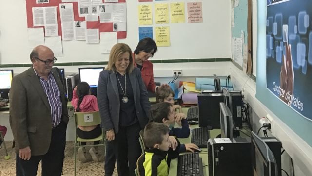 El nuevo programa educativo ´Centros Digitales´ recibe más de un centenar de solicitudes de adhesión para el próximo curso - 1, Foto 1