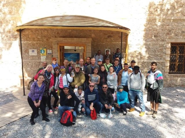 Servicios Sociales organiza una jornada de visita a Sierra Espuña para personas en riesgo de exclusion - 1, Foto 1