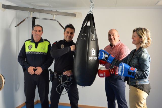 Policía Local recibe material deportivo cedido por el Club Murciano de Boxeo - 2, Foto 2