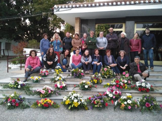 El Cifea de Torre Pacheco imparte un curso de  arte floral a 20 personas, en su mayoría mujeres, para  su posible salida profesional en el sector de la florister ía - 1, Foto 1