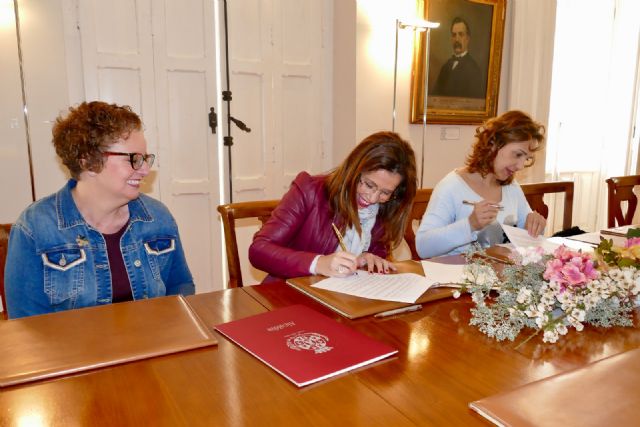 El Ayuntamiento firma un convenio con Asteamur para la cesión del uso de parte del antiguo colegio de Villalba - 1, Foto 1