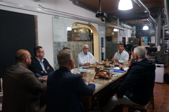 Manuel Torres Noelia Arroyo pretende burlarse de los veteranos del Efesé y de la historia del FC Cartagena - 2, Foto 2