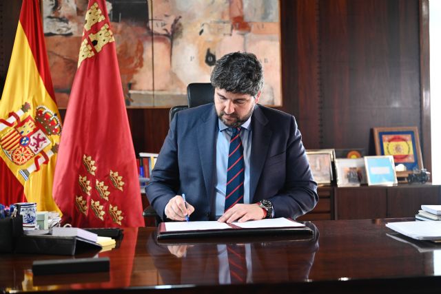 López Miras firma la convocatoria de elecciones a la Asamblea Regional de Murcia - 1, Foto 1