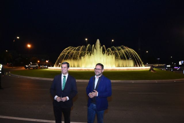 El Ayuntamiento de Lorca recupera la fuente de San Antonio de dimensiones similares a la anterior, con diseño moderno que incorpora nuevas tecnologías de iluminación e incursión de agua - 1, Foto 1
