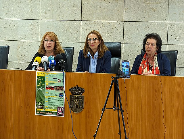 La asociación Los Romeros de Lébor celebra este fin de semana su particular Feria de Abril, en el recinto ferial de esta pedanía, Foto 3