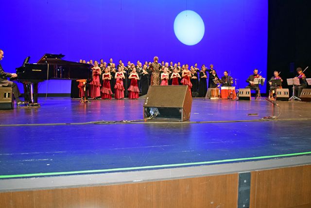 Cultura. Sevilla . Concierto Gala Benéfica a Beneficio de la Fundación Padre Leonardo Castillo con Reyes León en Sevilla en Cartuja Center - 5, Foto 5