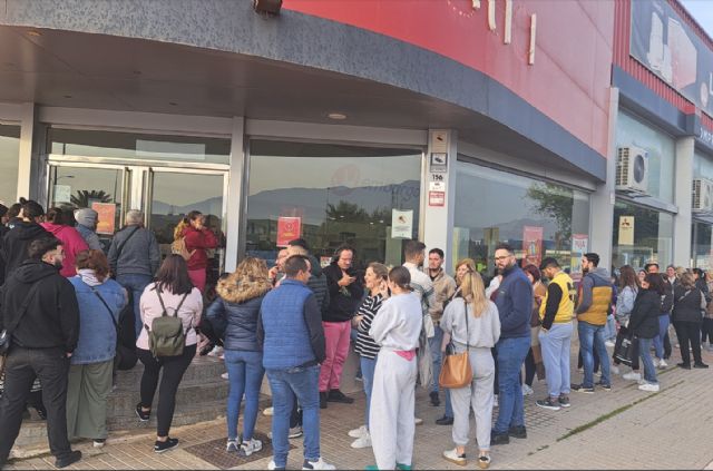 Embargos a lo bestia arrasa con su evento Muebles a 1€ por su 11 aniversario - 1, Foto 1