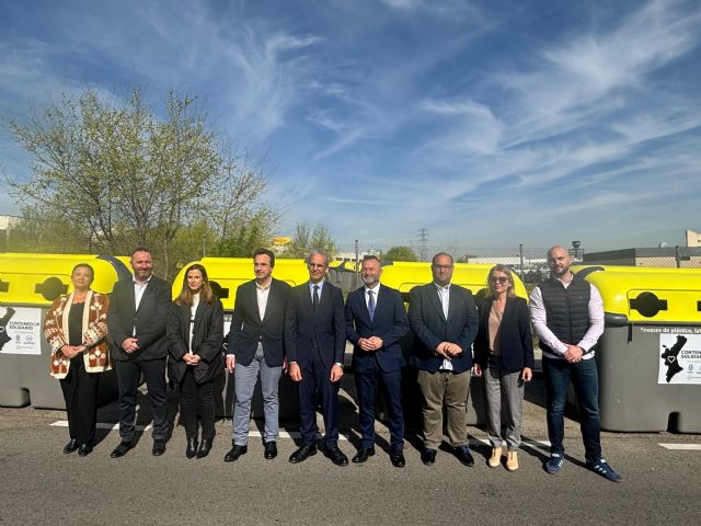 San Pedro del Pinatar pone a disposición de localidades afectadas por la DANA más de 200 contenedores de residuos - 1, Foto 1