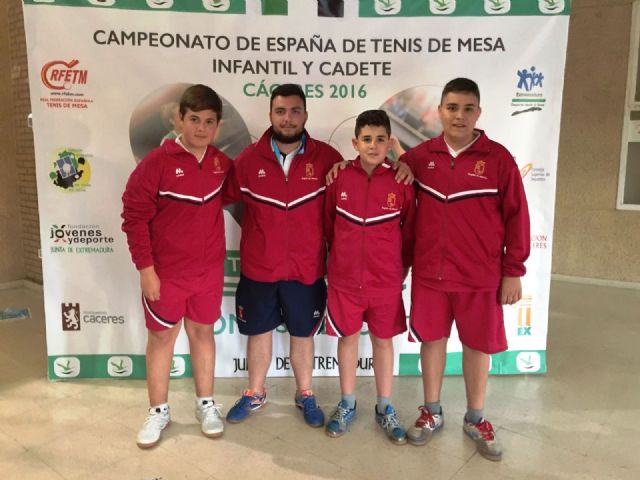 El mazarronero Miguel Ortiz se proclama campeón de España con la selección murciana cadete de tenis de mesa - 1, Foto 1