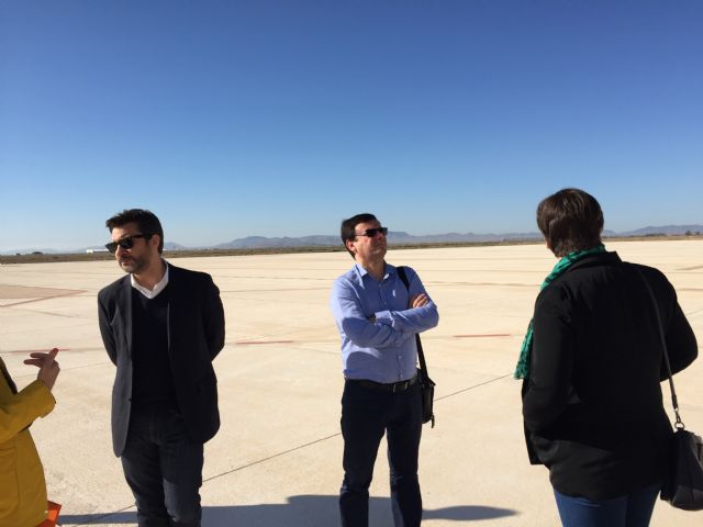 El PSOE califica de lamentable que los murcianos estén pagando el aeropuerto de Corvera y que esté cerrado - 1, Foto 1