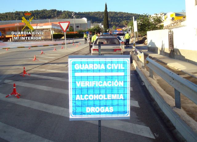 La Guardia Civil despliega un amplio dispositivo de verificación de alcoholemia y droga durante el puente de mayo - 3, Foto 3