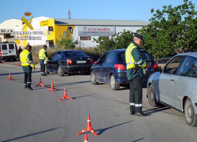 La Guardia Civil despliega un amplio dispositivo de verificación de alcoholemia y droga durante el puente de mayo - 4, Foto 4