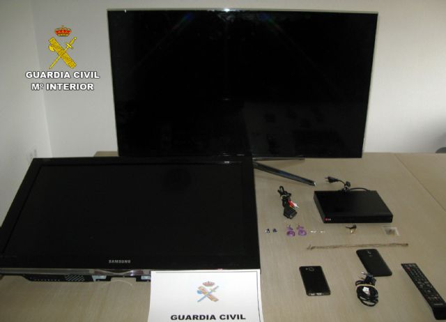 La Guardia Civil detiene a dos jóvenes por el robo y ocupación de viviendas vacacionales del Mar Menor - 4, Foto 4