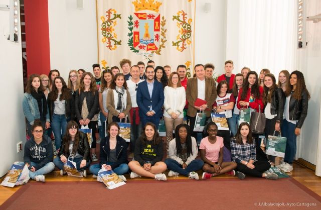 34 alumnos franceses de intercambio con el Ben Arabi visitan el Palacio Consistorial - 1, Foto 1