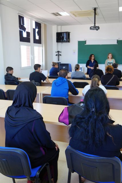 Proyecto Abraham inicia un curso de alfabetización en Las Torres de Cotillas - 2, Foto 2