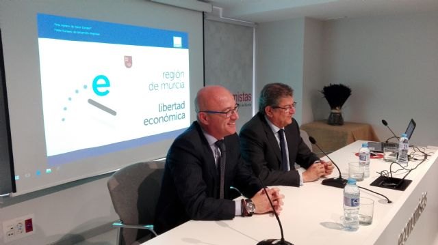 Una media de 15 murcianos al día encontraron trabajo en el comercio por la flexibilidad de horarios comerciales en los últimos tres años - 1, Foto 1