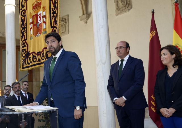 López Miras: “Tenemos ante nosotros veinticinco meses de retos, trabajo, entrega y dedicación absoluta a la Región” - 1, Foto 1