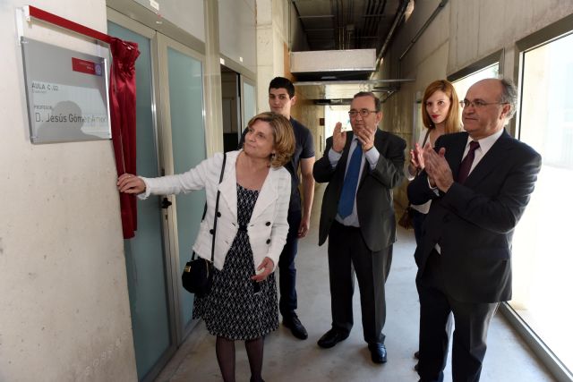 UMU ofrece un homenaje póstumo al decano de la Facultad de Psicología Jesús Gómez Amor - 1, Foto 1