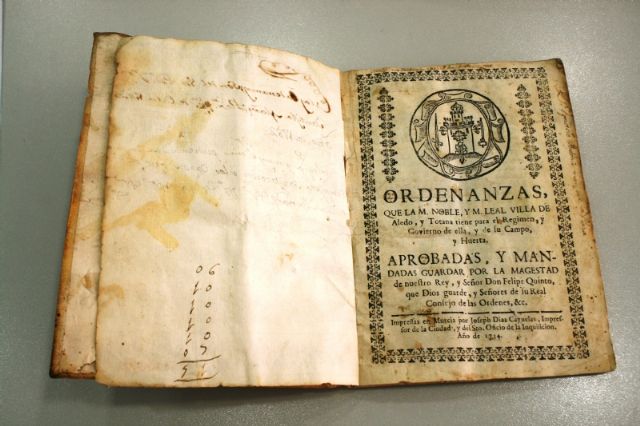 El Pleno acuerda aceptar la donación del documento impreso en 1734 de las Ordenanzas del Buen Gobierno del Concejo de Totana, Foto 1