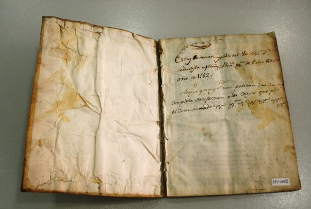 El Pleno acuerda aceptar la donación del documento impreso en 1734 de las Ordenanzas del Buen Gobierno del Concejo de Totana, Foto 2