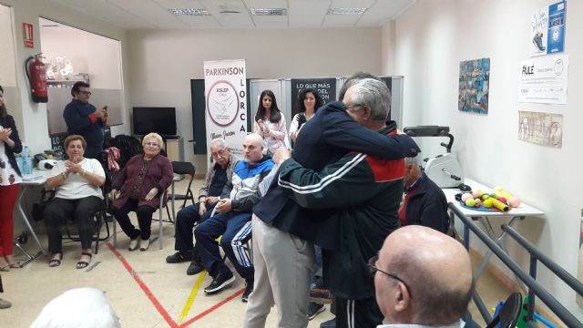El Alcalde anuncia la renovación inmediata y por 10 años del convenio con la Asociación de Enfermos de Parkinson para que puedan seguir disfrutando de su propias instalaciones - 2, Foto 2