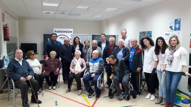 El Alcalde anuncia la renovación inmediata y por 10 años del convenio con la Asociación de Enfermos de Parkinson para que puedan seguir disfrutando de su propias instalaciones - 3, Foto 3
