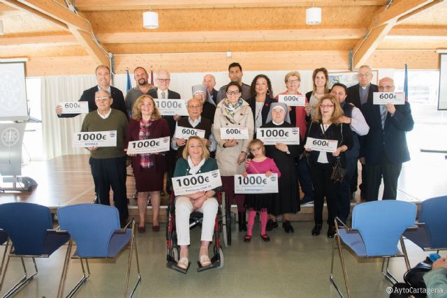 El Club de Atletismo La Manga entrega a varias entidades sociales los fondos recaudados en el Cross de Cabo de Palos - 1, Foto 1