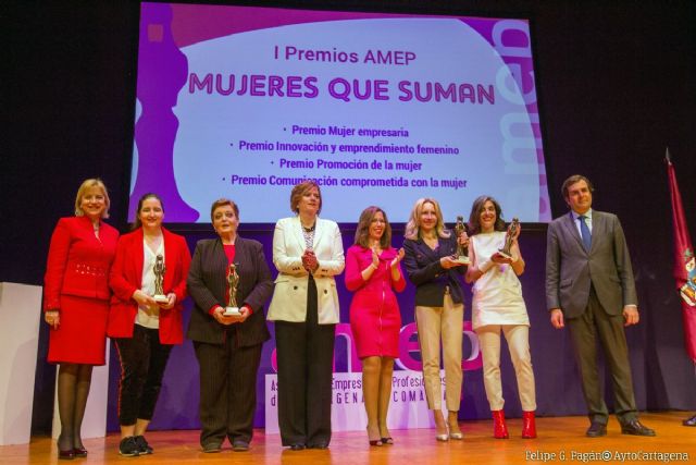 María Gómez, Constanza Mas, FEDEPE y Chelo Cánovas, ganadoras de la I edición de los Premios AMEP ´Mujeres que suman´ - 1, Foto 1