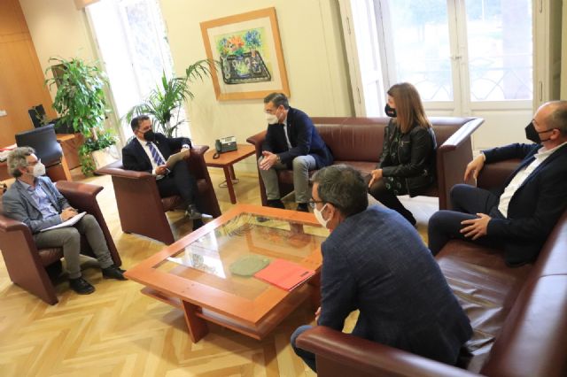 Ayuntamiento y Universidad de Murcia estudian hacer gratuitas las líneas de autobús al Campus de la Salud de El Palmar - 4, Foto 4