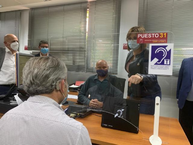 Política Social instala seis bucles magnéticos en sus oficinas para atender a las personas con discapacidad auditiva - 1, Foto 1