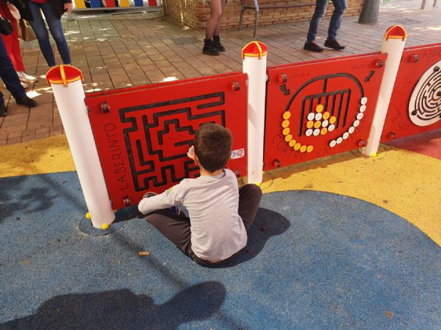 El Ayuntamiento de Molina de Segura lleva a cabo la instalación de paneles de juegos accesibles en parques municipales - 2, Foto 2