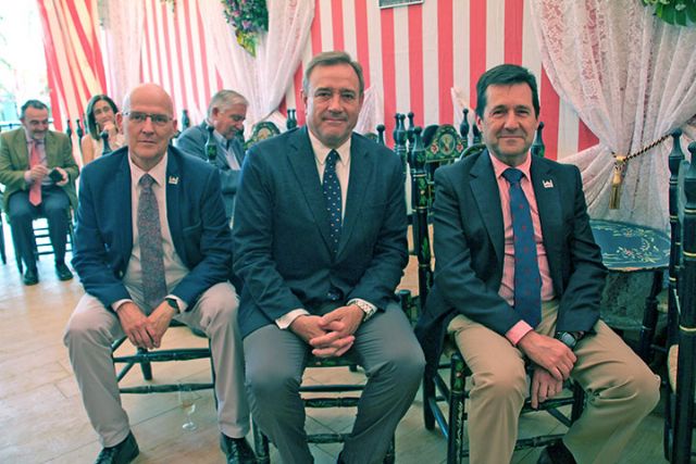 Antonio Rendón . La Flamenca es uno de los premios importantes que se otorgan en la Feria de Abril de Sevilla - 2, Foto 2