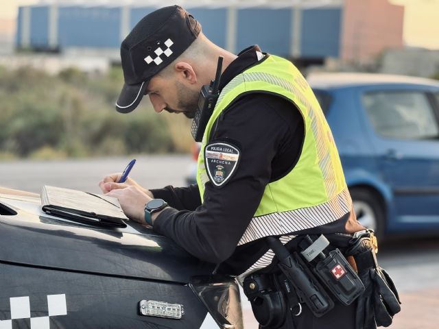 La Policía Local interpone 42 denuncias por consumo de alcohol en la vía pública en el primer mes de aplicación de la nueva ordenanza - 2, Foto 2