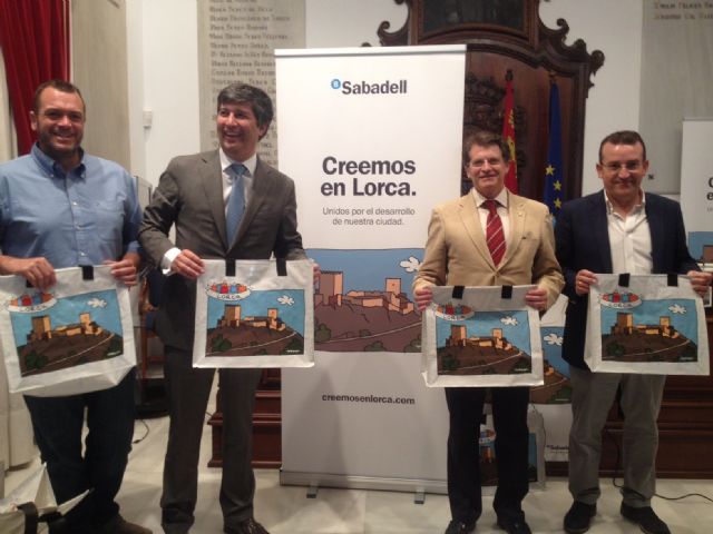 Banco Sabadell y el Ayuntamiento de Lorca ponen en marcha la campaña 'Creemos en Lorca' para impulsar el comercio - 1, Foto 1