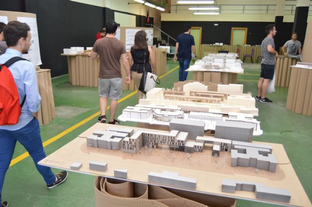 Estudiantes de Arquitectura exponen medio centenar de propuestas para remodelar el Campus de Alfonso XIII - 1, Foto 1