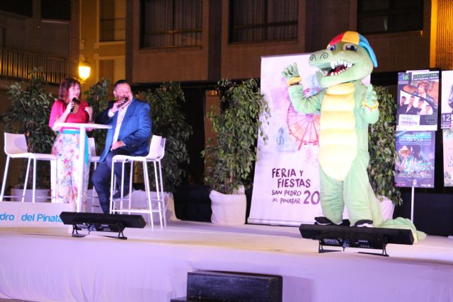 Las fiestas patronales de San Pedro del Pinatar se presentaron en la plaza de la Constitución - 4, Foto 4