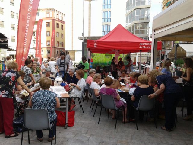 Caricaturas, juegos infantiles y talleres se han sumado esta tarde al proyecto ADN Urbano en Santa Eulalia - 2, Foto 2