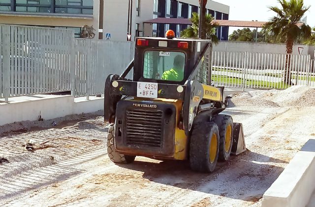 Comienzan las obras de instalación de un parque infantil en el polideportivo municipal - 1, Foto 1