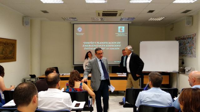 Treinta técnicos de administraciones públicas de toda España participan en la XV Edición del Curso de Planificación de Emergencias en Edificios e Instalaciones - 1, Foto 1
