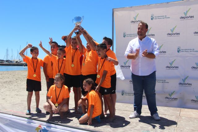 Más de 600 escolares disputan las finales escolares de mate, voley playa y fútbol8 en San Pedro del Pinatar - 3, Foto 3