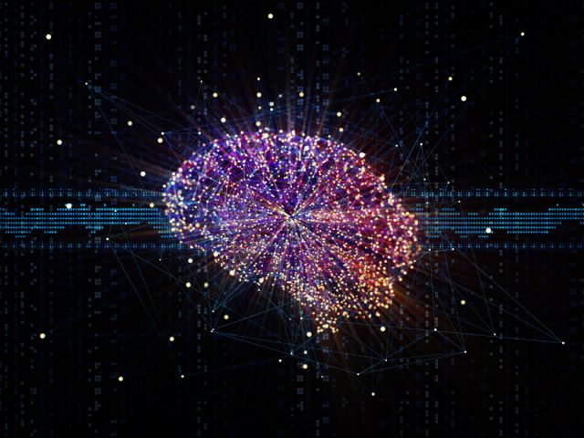 Los españoles utilizan su móvil una media de 2 horas y 13 minutos al día - 1, Foto 1