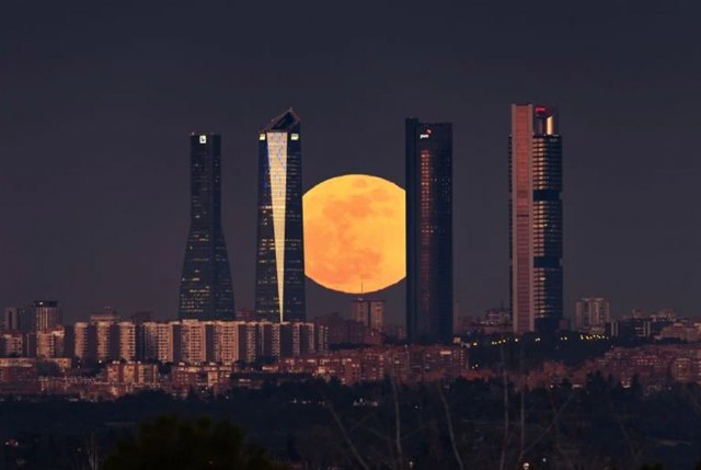 Tenemos plan para el viernes: cita con la Luna - 1, Foto 1