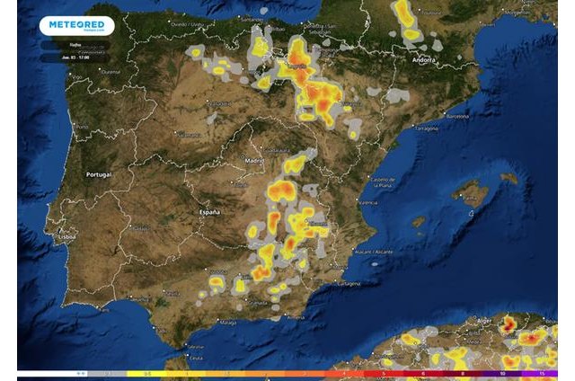 Densidad de rayos por kilómetro cuadrado prevista para esta tarde., Foto 1