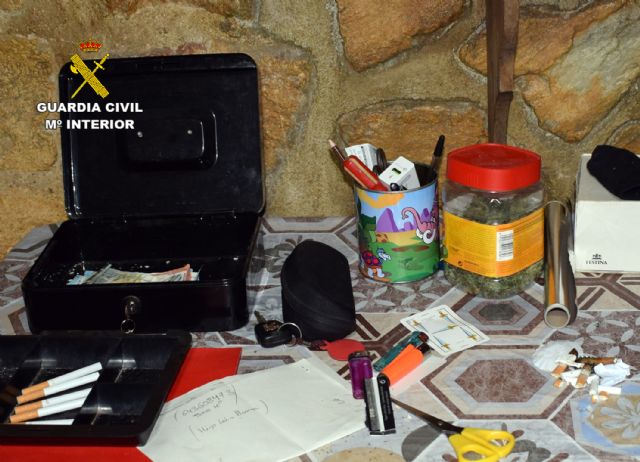 La Guardia Civil desarticula un grupo delictivo que dirigía un activo punto de venta de drogas en Totana - 4, Foto 4