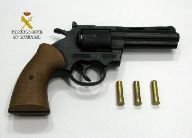 La Guardia Civil desarticula un grupo delictivo que dirigía un activo punto de venta de drogas en Totana, Foto 7