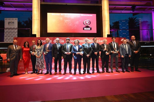 López Miras traslada a los empresarios su apuesta por más estabilidad, menos trámites y menos impuestos - 2, Foto 2