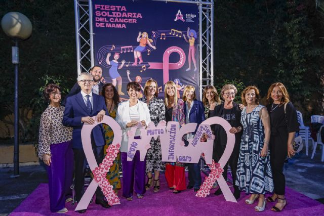 Fiesta solidaria del cáncer de mama de la Asociación AMIGA - 1, Foto 1