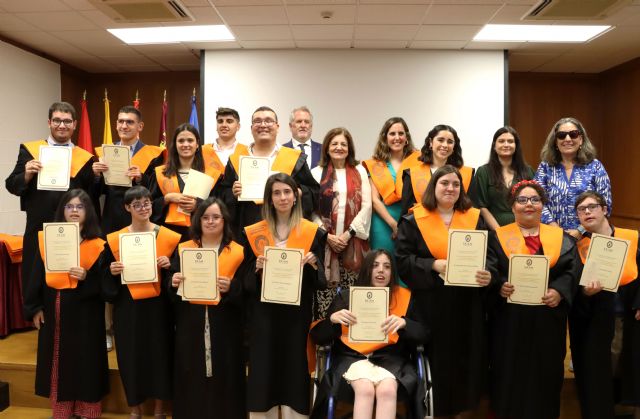 Se gradúa la XI promoción de Técnico de Empresas y Actividades Sociolaborales de UCAMPACITAS - 1, Foto 1