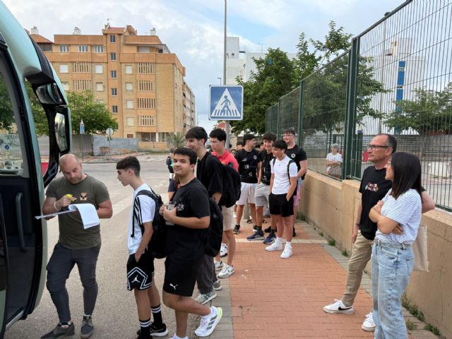 El Ayuntamiento vuelve a poner un servicio de autobús gratuito para los estudiantes que se examinan de la EBAU 2025 en Lorca - 1, Foto 1